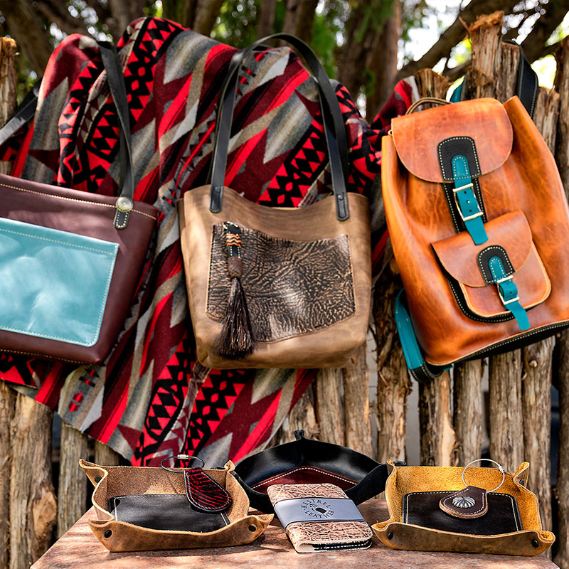505Nomad's tweet photo. Kestrel Leather | #Handmade #leather and fiber arts goods for men & women - https://t.co/0yKfsOdrHi
He does custom orders for all of his designs (if you want specific colors or types of leather).
#artisan #custom #MadeinNewMexico #Gallup #gifts #ValentinesDay https://t.co/DjWBnP85pT