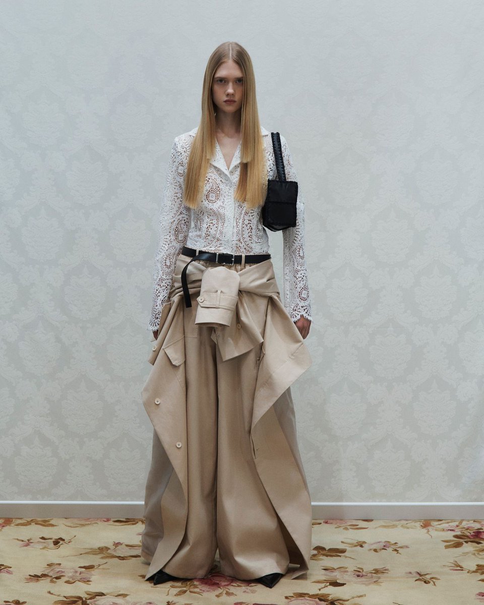 kendam_com's tweet photo. Beaufille Pre-Fall 2023 collection lookbook (22 outfits) https://t.co/TQArnlfmBl
#Beaufille #PreFall2023 #Lookbooks #Fashion #Kendam https://t.co/zFO5N5xgEY