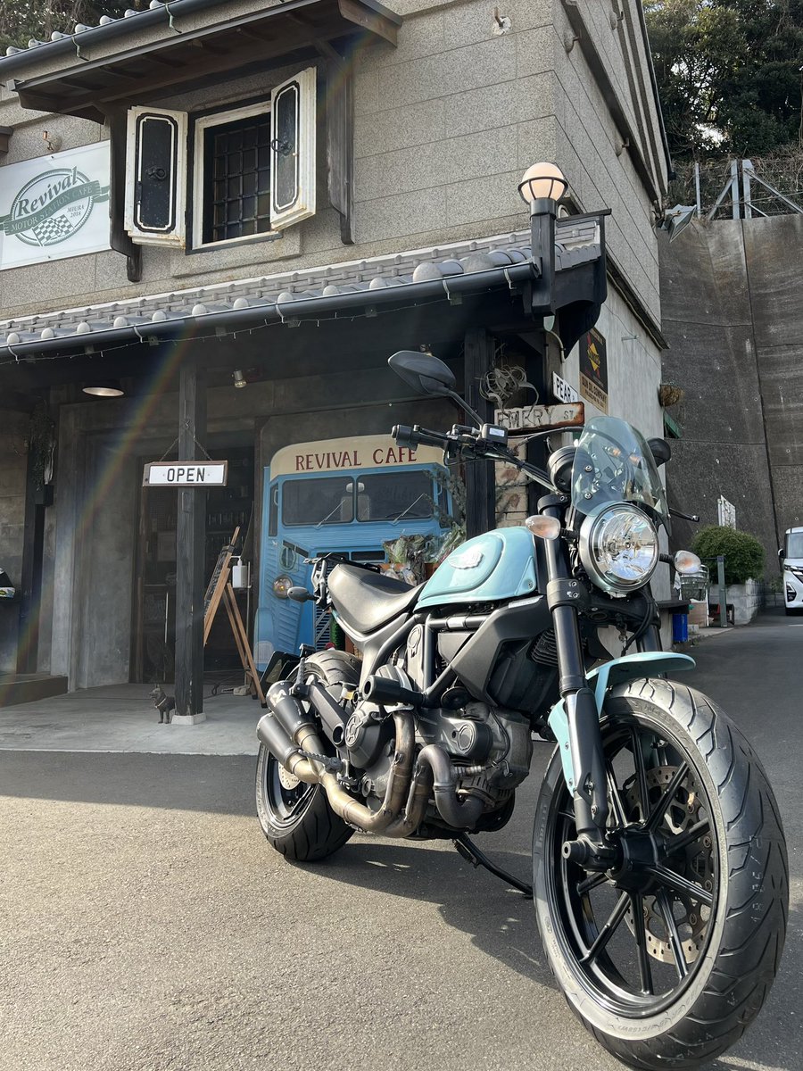 今年まだ一回しか乗れてないなあ
#scramblericon  #motorcycle #scrambler #scramblerducati #ducati  #DucatiScramblerJapan #ドゥカティいいじゃん #バイク