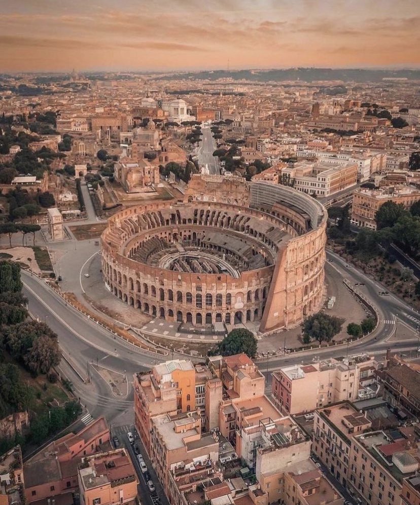 W0rld2026's tweet image. Sunset in Rome