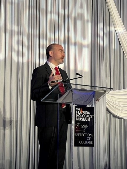 Great honor to receive the 2023 Loebenberg Humanitarian Award on behalf of the Danish people at The Florida Holocaust Museum. An important occasion to remind us of never forgetting to stand up for democracy and humanitarian values. #TheFHM #ProtectTheFacts #DenmarkinUSA