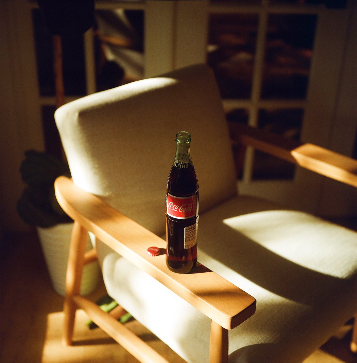 scottenlowphoto's tweet photo. Refreshments 🥤 

#kodakgold200 #filmphotography #cocacola #120mm https://t.co/xoZWtArJIr