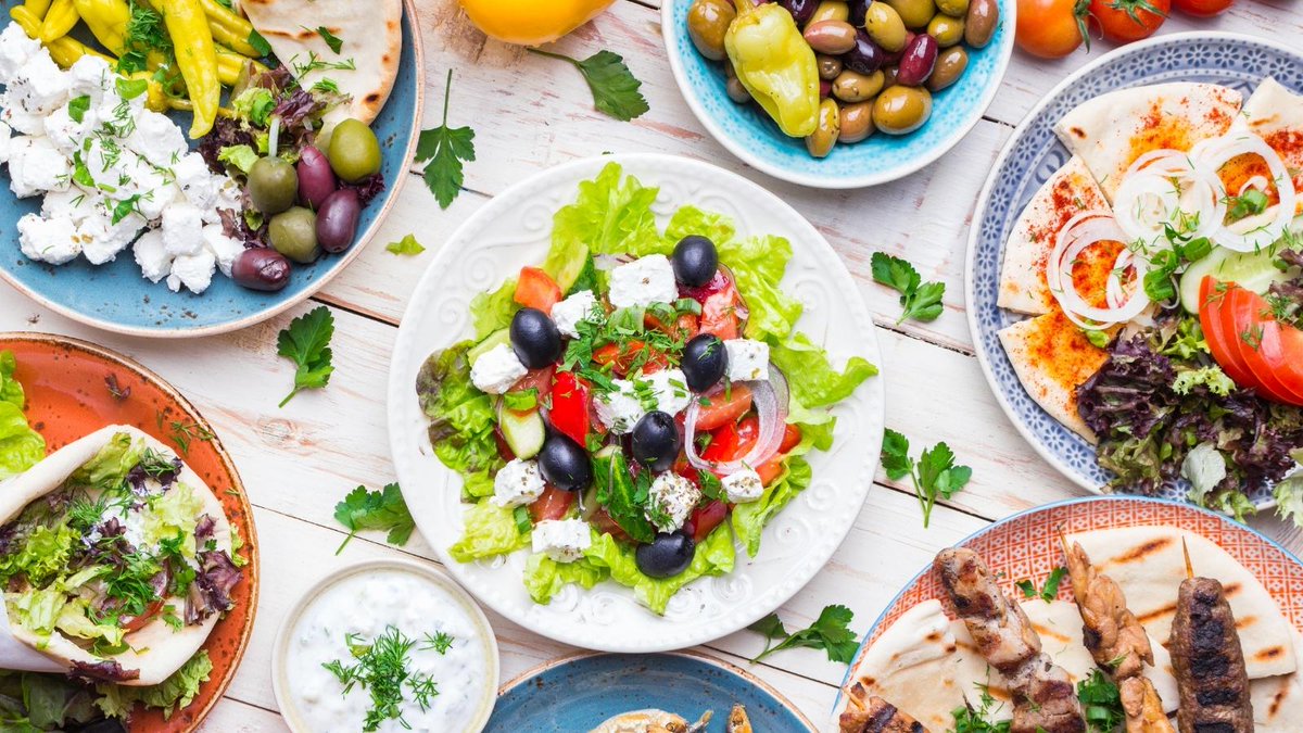 worldfoodwine's tweet photo. Greek cuisine is full of tantalizing flavors worth exploring. Starting with mezze, these little dishes provide a great starting point for any meal. 🍯 Yum!
https://t.co/MQmMUGumbD
#GreeceCalling ✈️#GreekFood https://t.co/eUeHWhaqqj