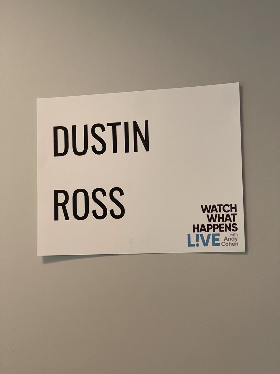 LookAtDustin's tweet photo. Surprise 😊
#WWHL 
@BravoWWHL https://t.co/buYAzgXeCe