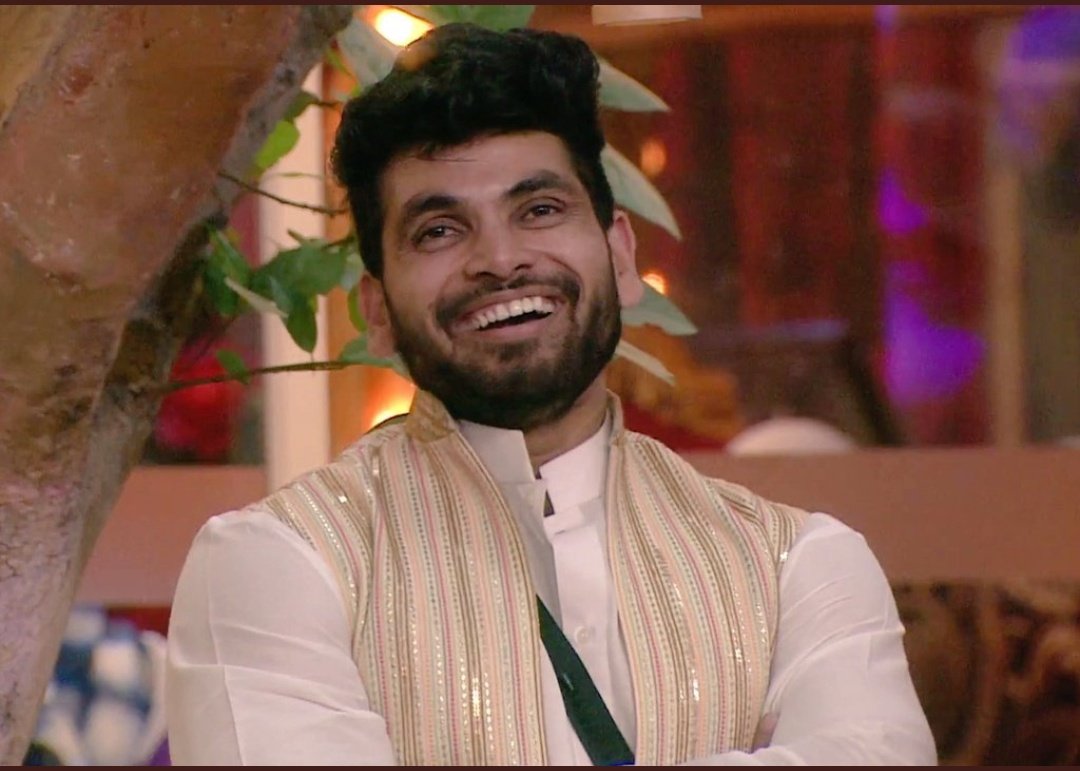BiggbossKaTadka's tweet photo. Whom are you supporting between Shiv and Shalin?

Like for #ShivThakare
RT for #ShalinBhanot

#BiggBoss16 #bb16

Like.                          RT. https://t.co/BFDcDk4Tsf