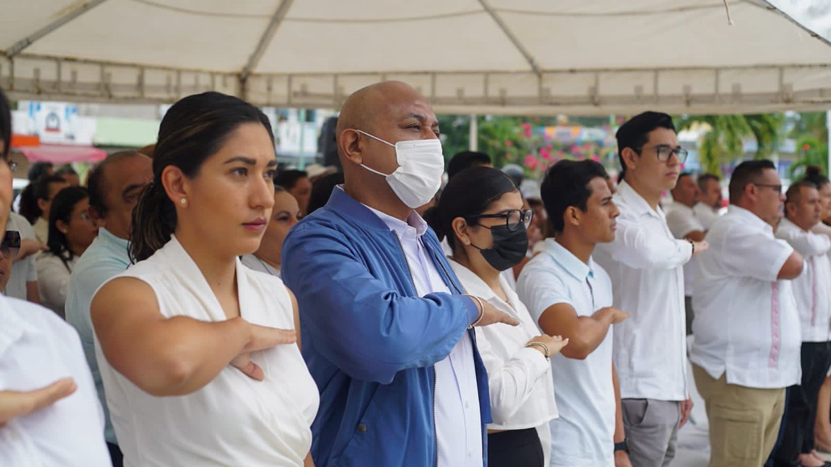 Gameroqroo's tweet photo. Hoy estuve en la ceremonia cívica del CVI (106) aniversario de la promulgación de la Constitución Política de los Estados Unidos Mexicanos, un día para recordar el compromiso de nuestro país con la democracia, los derechos humanos y la justicia social.
 ¡Viva México! 🇲🇽 https://t.co/eFlJhEdBFO