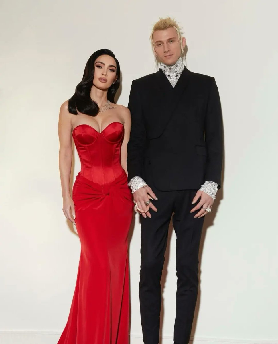 hoteldiablo_xx's tweet photo. MEGAN FOX❣️
Pre-Grammy Gala (February 2023)
@machinegunkelly @meganfox #new #grammys 🏆 #grammynominated #maifest #colsonbaker #machinegunkelly #mgk #mrpink #theblondedon #meganfox #iamagod #mrspink #subservience #estfam #est19xx #mainstreamsellout #bloodyvalentine #undnlaqr https://t.co/1Ok93JxD7C
