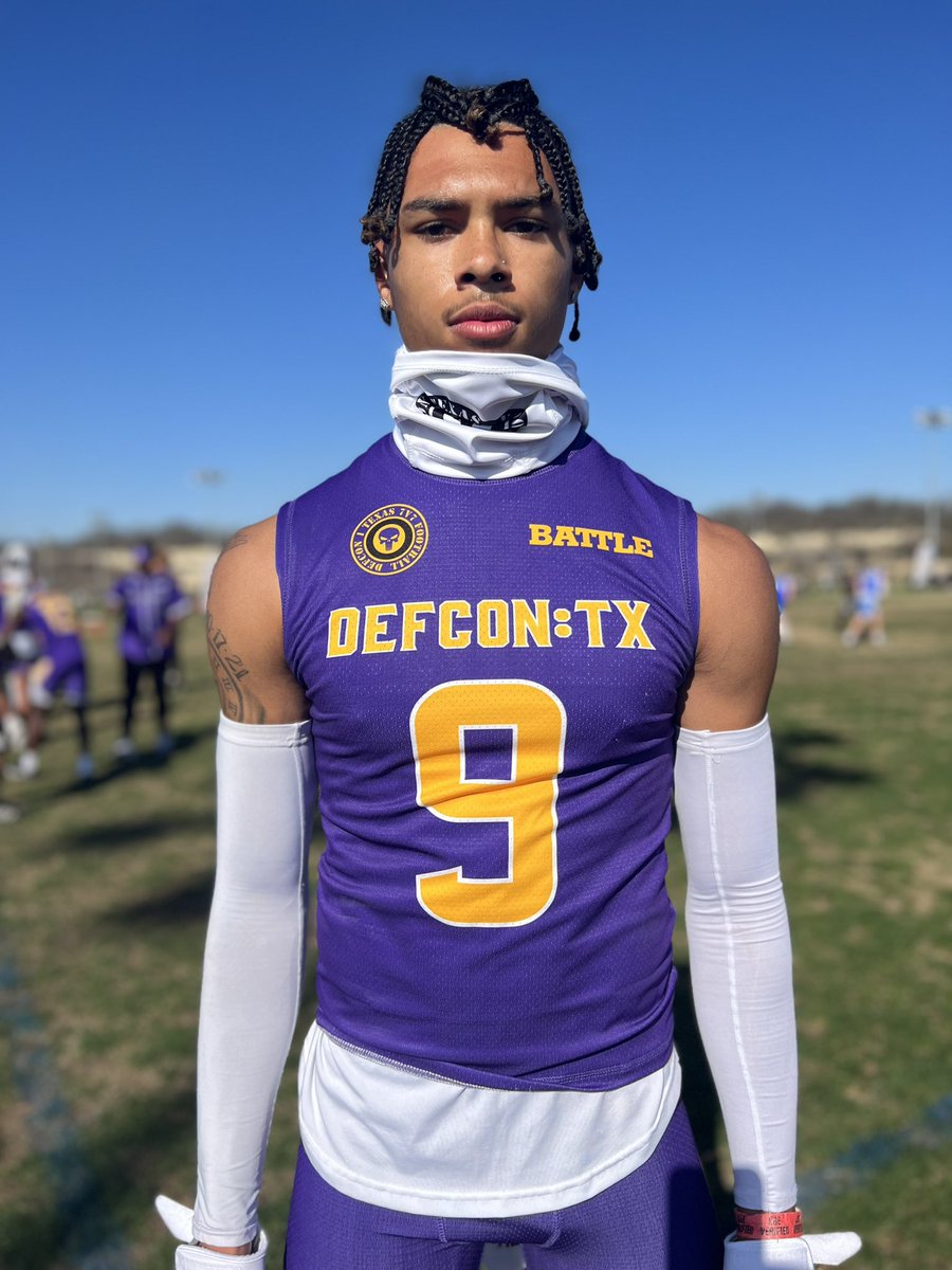 @DontaeCarter15 safety for @DEFCONTX7v7 and @Football_Steele is one that should be watched. Plays the field with ease, closing speed, aggressive tackler, and a field leader! #2mge 
@Championship7v7 @TruXposur #champ7v7