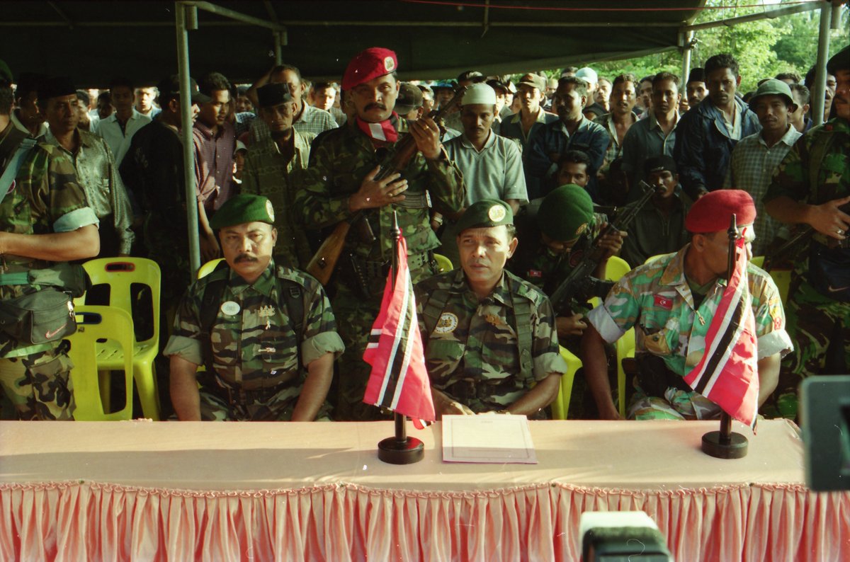 arbainrambey's tweet photo. Suatu hari aku jadi tamu di Markas Gerakan Aceh Merdeka (GAM), 3-4 Desember 2000 https://t.co/yT8vKovlDb