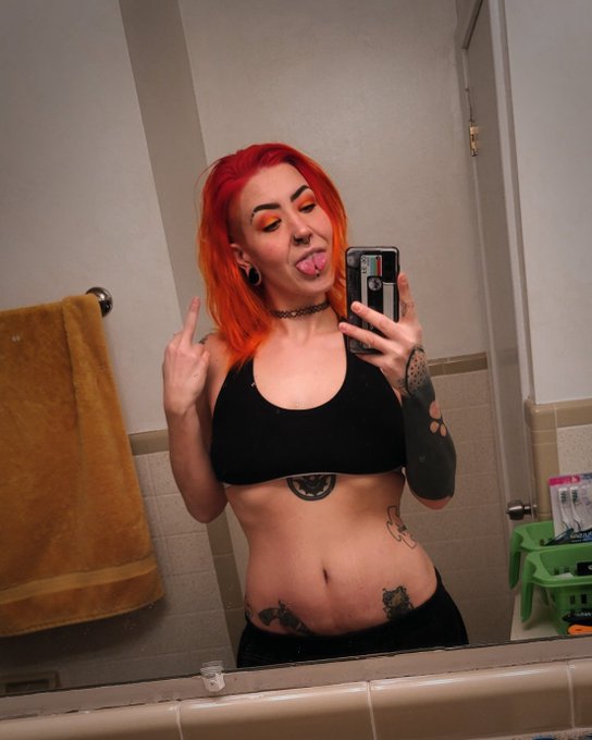 Fuck you...with my tongue  it'll give your bits a nice warm hug

#splittongue #tonguesout #tonguesplit