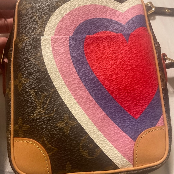 So good I had to share! Check out all the items I'm loving on <a href="/Poshmarkapp/">Poshmark</a> #poshmark #fashion #style #shopmycloset #louisvuitton: posh.mk/ikeZJf0Daxb