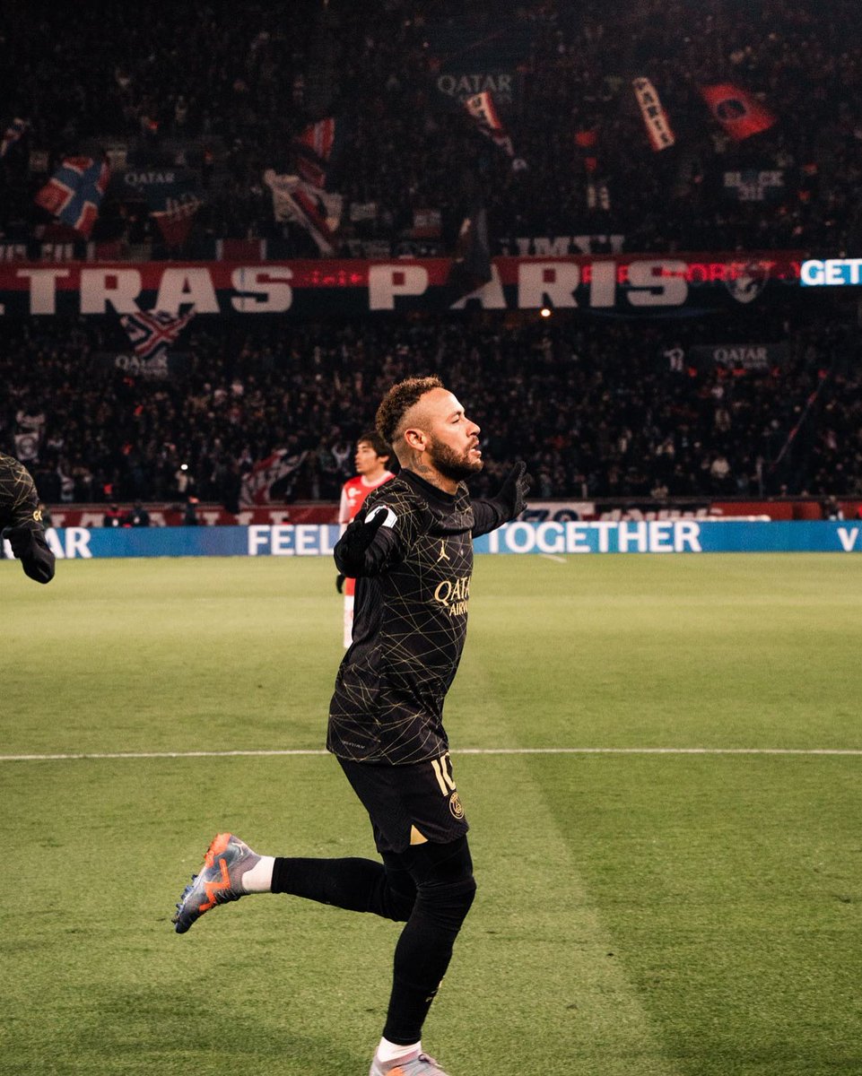 neymarjrafera__'s tweet photo. Há 31 anos atrás, nascia Neymar Da Silva Santos Júnior, um dos melhores jogadores da história. 🇧🇷

Confira :

🏟 704 jogos
⚽ 435 gols
🅰️ 246 assistências
🏆 28 títulos ( com o ouro olímpico)
🏅01 prêmio puskás
✅ 21 gols em finais
✅ 20 gols de falta
✅ 21 hat-tricks https://t.co/vK7tocicK4