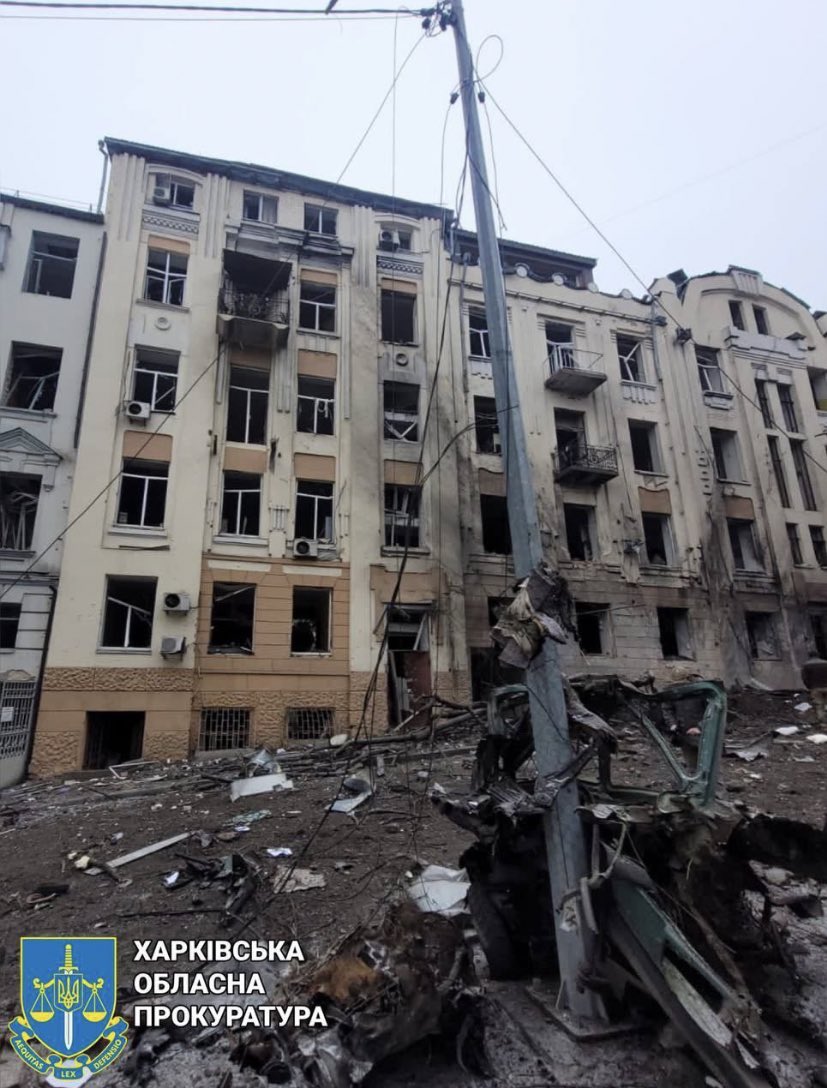 #SONDAKIKA 

🔴Rus ordusu, Ukrayna askerlerinin savaş sebebi ile burada olduğunu iddia ederek Kharkov üniversitesini vurdu.