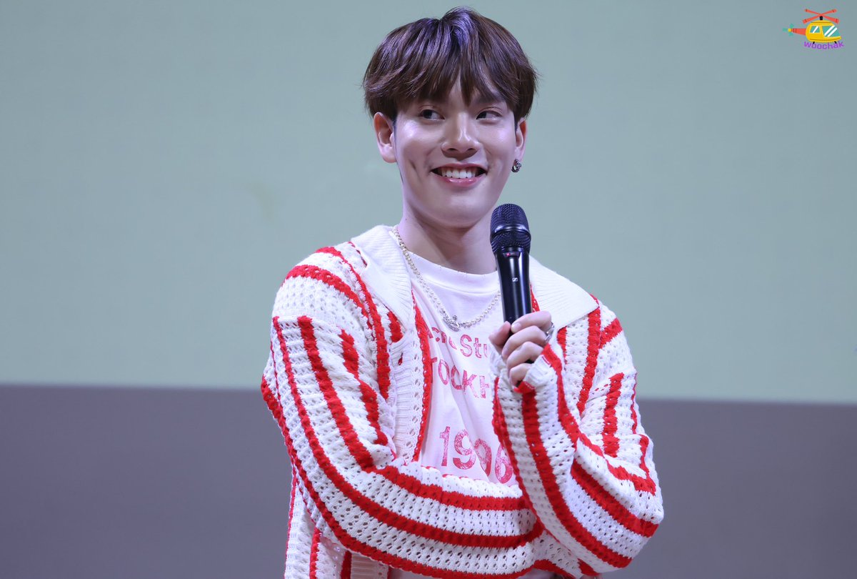 woochak_9097's tweet photo. 23.02.05
행복했다🤍💙
#RealCTRHAPPYDAY 
#CTRPANUWAT https://t.co/OfJsspnBCV