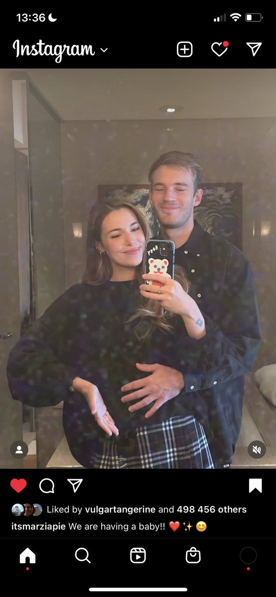 AngelDevilZed's tweet photo. PEWDS IS HAVING A KID OH MYGOD https://t.co/IjPs80ZZOn