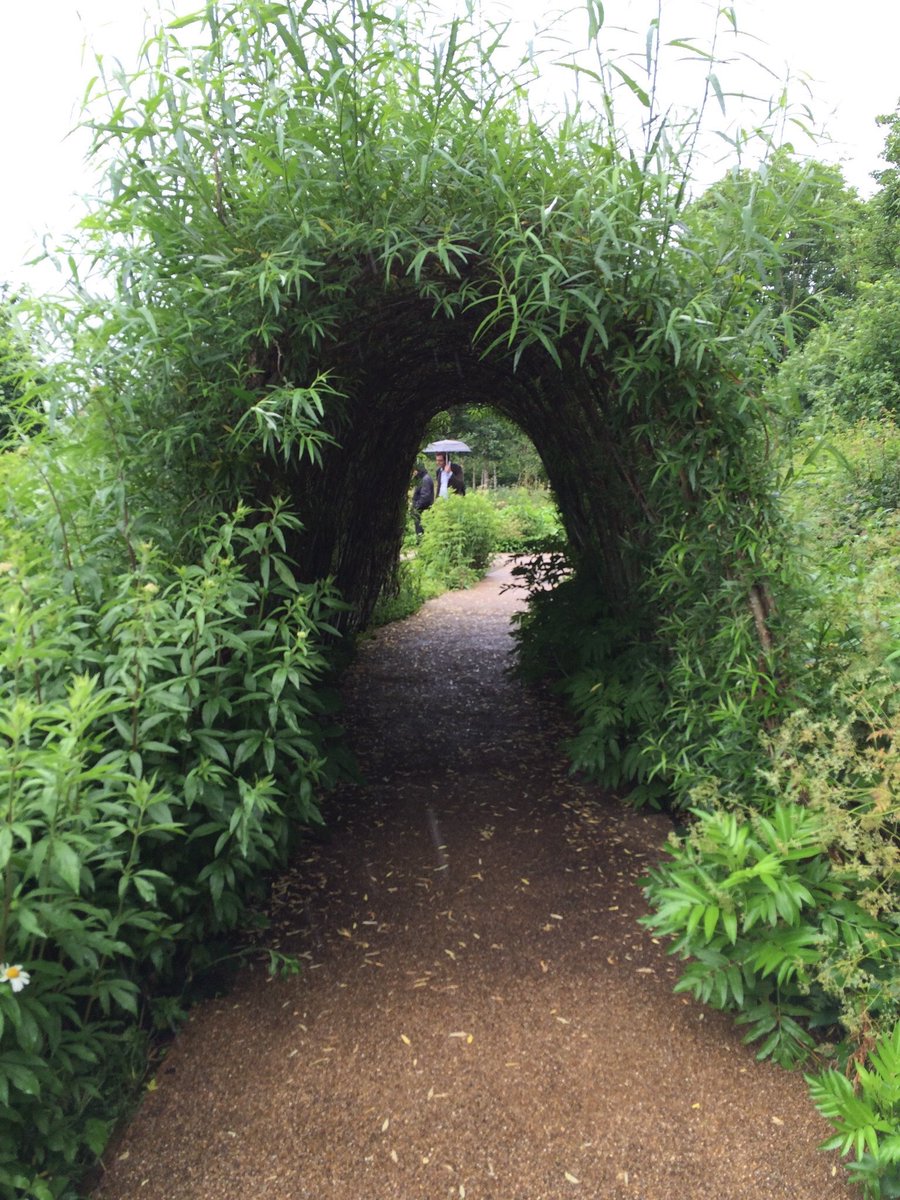 A glorious Sunday working in the copse #harvesting #willows for living willow structure kits all certified as ‘UK5-Org’ by <a href="/SoilAssociation/">Soil Association</a> DIY kits from £75.00 -£440.00 with standard or #bespoke installations from £600.00 #school outdoor classrooms from £850.00
#gardens