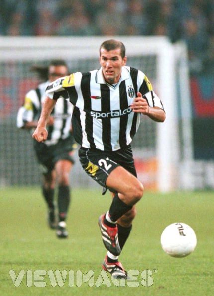 CelticF1rst's tweet photo. Aaron Mooy when he had hair. Seen here during his spell for St Mirren. https://t.co/OUx63O15nu