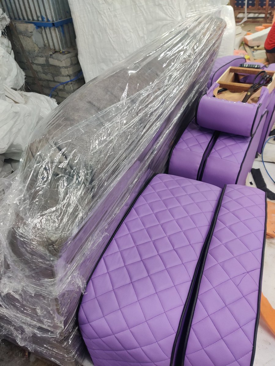 SGTRADERSFORYOU's tweet photo. Our Premium Recliner's Hand Rest unit filled with more Hybrid cottons nd more knitted to give stunning look and more comfy comfy.
Colour மட்டும் கொஞ்சம் 😮💨. கஸ்டமர் selection நாம ஒன்னும் சொல்ல முடியாது..
#SGtraders https://t.co/Z2AQdSMZSq