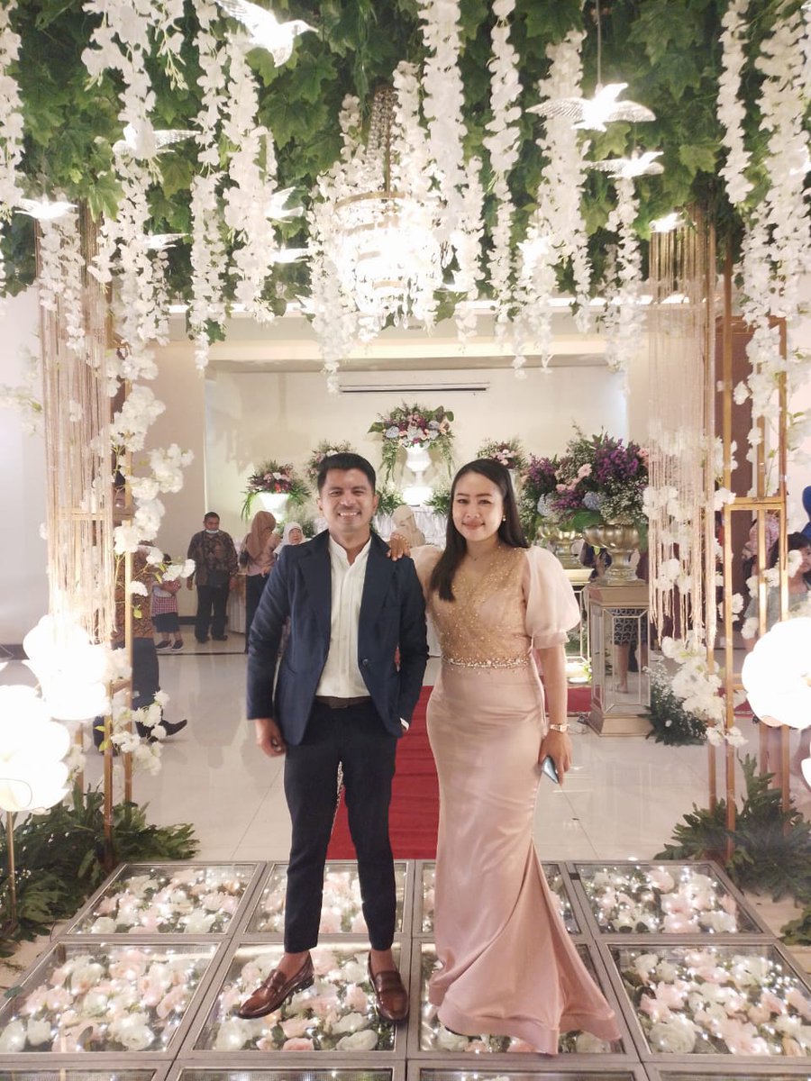 tritiwi's tweet image. Adakalanya menjadi ukhti..
Adakalanya menjadi kunti..
Itulah profesi..

Hikkss..
Jalani sesuai prosedur manusia di dunia, tanpa lupa kodrat kepada Tuhan-Nya..

#WeddingSinger
#MCAkadNikah
#MCLamaran
#MCAdatnasional
#MCResepsi