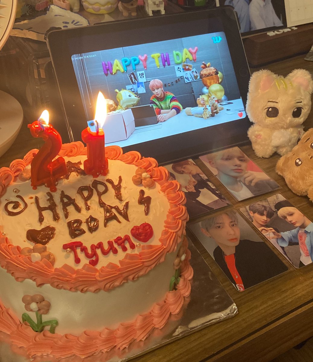 kaityuns's tweet photo. taehyun day 🐱🐿️🐶🦈🍑🍓
#OurLovelyTreasureTAEHYUN
#태현이의추억으로완성된22번째악보 https://t.co/Ce3HwPMIPy