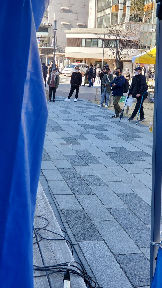 DaisukeMorris's tweet photo. 今日の姫路駅弾丸ライブ、演者の皆さん、
見てくれてた方、お疲れ様でした！
いい経験になりました！
写真はテントからパシャリ
とてつもなく寒かったです笑 https://t.co/gPxl0UBq6f