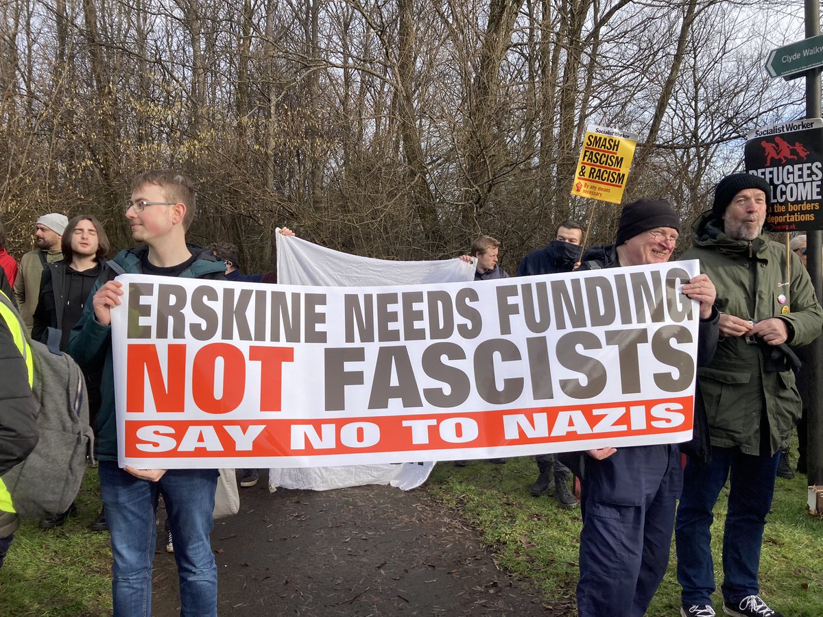 MichaelAMacNeil's tweet image. Joined a trade union vigil against the fascist Patriotic Alternative, who have gathered in numbers to sow division in Erskine about the housing of refugees #RefugeesWelcome