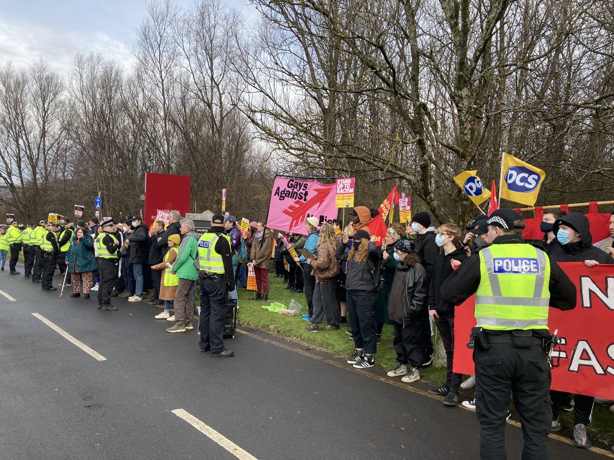 MichaelAMacNeil's tweet image. Joined a trade union vigil against the fascist Patriotic Alternative, who have gathered in numbers to sow division in Erskine about the housing of refugees #RefugeesWelcome