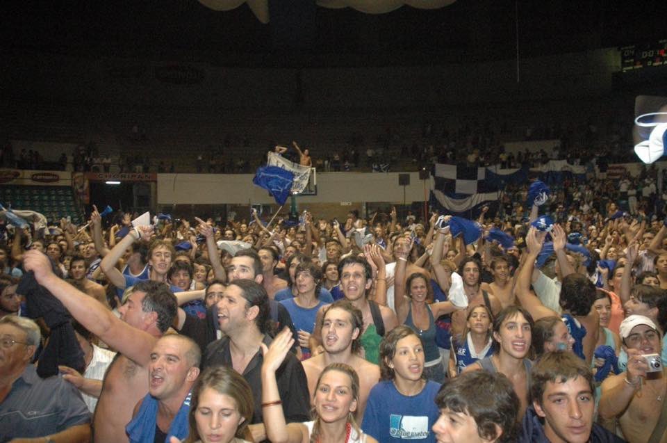 ClubMalvin's tweet photo. 🏆 𝐄𝐥 𝟓 𝐝𝐞 𝐟𝐞𝐛𝐫𝐞𝐫𝐨… ¡𝐍𝐎 𝐒𝐄 𝐎𝐋𝐕𝐈𝐃𝐀 𝐌𝐀́𝐒! 

Un día como hoy, pero de 2007, el azul de la playa se consagraba campeón por primera vez en su historia.

Agradecimiento eterno a todos los responsables de aquella imborrable coronación. 

#VamosLaPlaya https://t.co/djDOqWIvvI