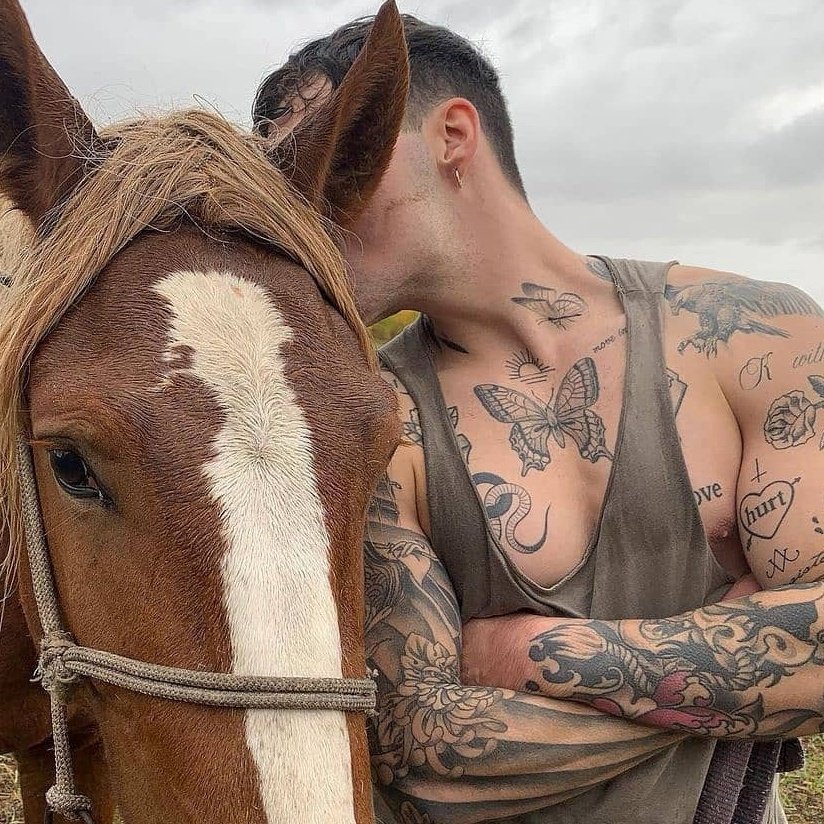 alessrpl's tweet photo. — 𝗗𝗼 𝘆𝗼𝘂 𝘄𝗮𝗻𝗻𝗮 𝗼𝘄𝗻 𝗺𝘆 𝗺𝗶𝗻𝗱.

simple pictures for the #SeductiveSunday https://t.co/0dbOMH8AaS