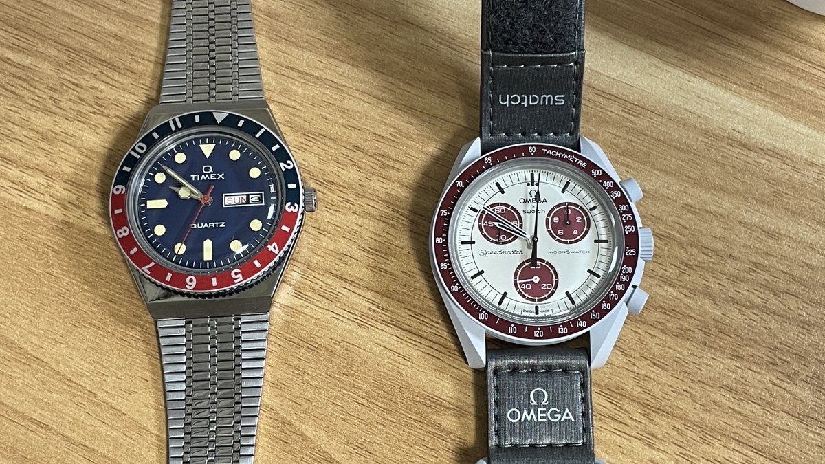 yasuos's tweet photo. 明日からの出張、どっちをお供にしようか悩んでいます。
#timex #timexq #omegaxswatch #moonswatch #swatch https://t.co/VoFjcrUeLM
