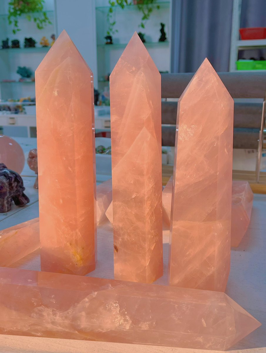 ReikiLoft's tweet photo. 🥰 Do you have a rose quartz crystal tower in your house?  

#rosequartz #CrystalPalace #crystallove #wicca #positiveenergy #PositiveVibes https://t.co/gzqtifdAlh