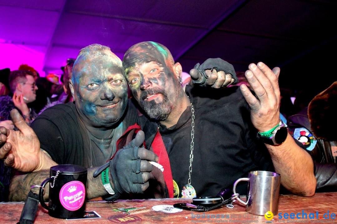 seechat's tweet image. 33-Jahre-Waldteufel mit Fly: Tettnang-Kau, 04.02.2023

## 25 Jahre seechat.de | Die Bodensee Community - JUBILÄUM ## 1999-2024

#Waldteufel, #Kau, #Coverband, #Fly, #FlyCoverband, #Fasnet, #Tettnang, 
#BODENSEEMEDIEN, #ILOVEBODENSEE, #bodenseemedia, #BODENSEE