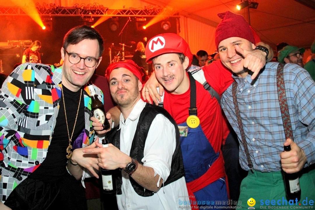 seechat's tweet image. 33-Jahre-Waldteufel mit Fly: Tettnang-Kau, 04.02.2023

## 25 Jahre seechat.de | Die Bodensee Community - JUBILÄUM ## 1999-2024

#Waldteufel, #Kau, #Coverband, #Fly, #FlyCoverband, #Fasnet, #Tettnang, 
#BODENSEEMEDIEN, #ILOVEBODENSEE, #bodenseemedia, #BODENSEE