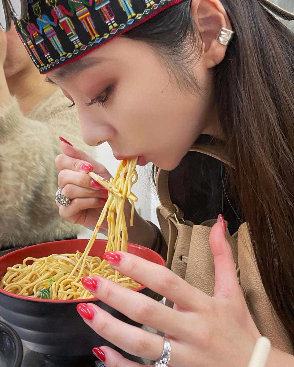 sakamichi_insta's tweet photo. #川村真洋 (mahiro_kawamura_official)
https://t.co/rNb6BH9lR7
👨👨👦🇹🇼🍜
In 花蓮・台湾
現地でゲットしたアミ族帽子とadsrかけて...
2023/02/05 21:28:33
#mahirogram
#乃木坂46 (自動投稿) https://t.co/rR3LULZ7Uh