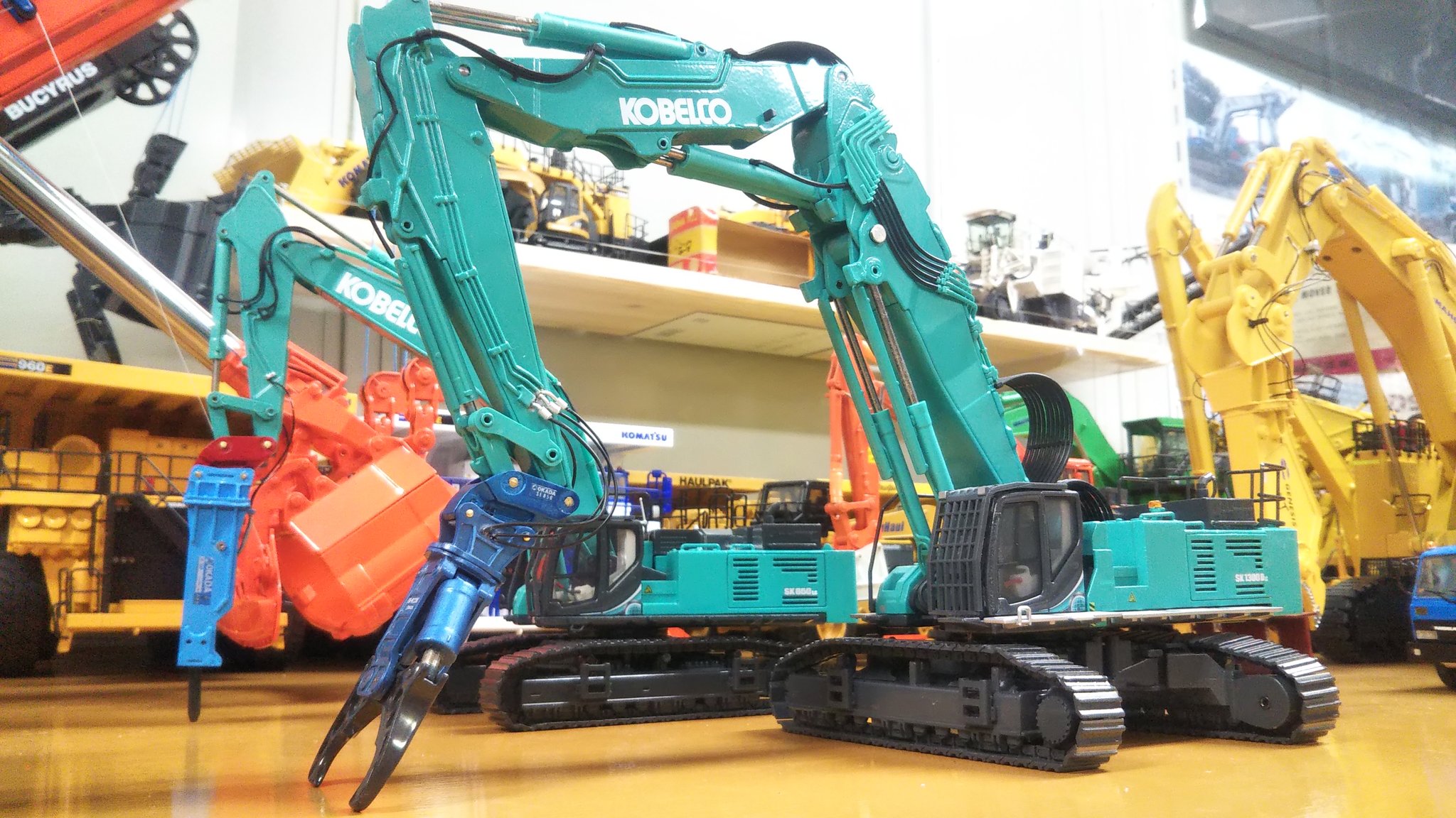 KOBELCO SK400DLC-10 1/50 ミニチュア 欲しけれ イエロー KOBELCO SK400DLC-10 1/50 ミニチュア 欲しけれ イエロー