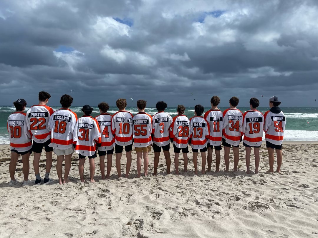 FlyersElite07's tweet photo. Tough 5-4 loss against Omaha. Back at it today against South Kent at 8:45am. Missing our brothers J. Vaites &amp; M. McCabe!! #FloridaExposureCup2023 https://t.co/87efQtATGf
