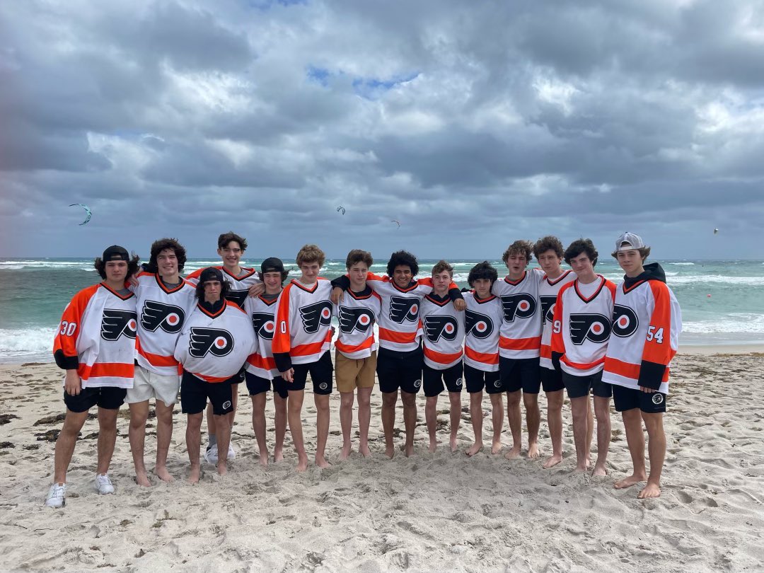 FlyersElite07's tweet photo. Tough 5-4 loss against Omaha. Back at it today against South Kent at 8:45am. Missing our brothers J. Vaites &amp; M. McCabe!! #FloridaExposureCup2023 https://t.co/87efQtATGf