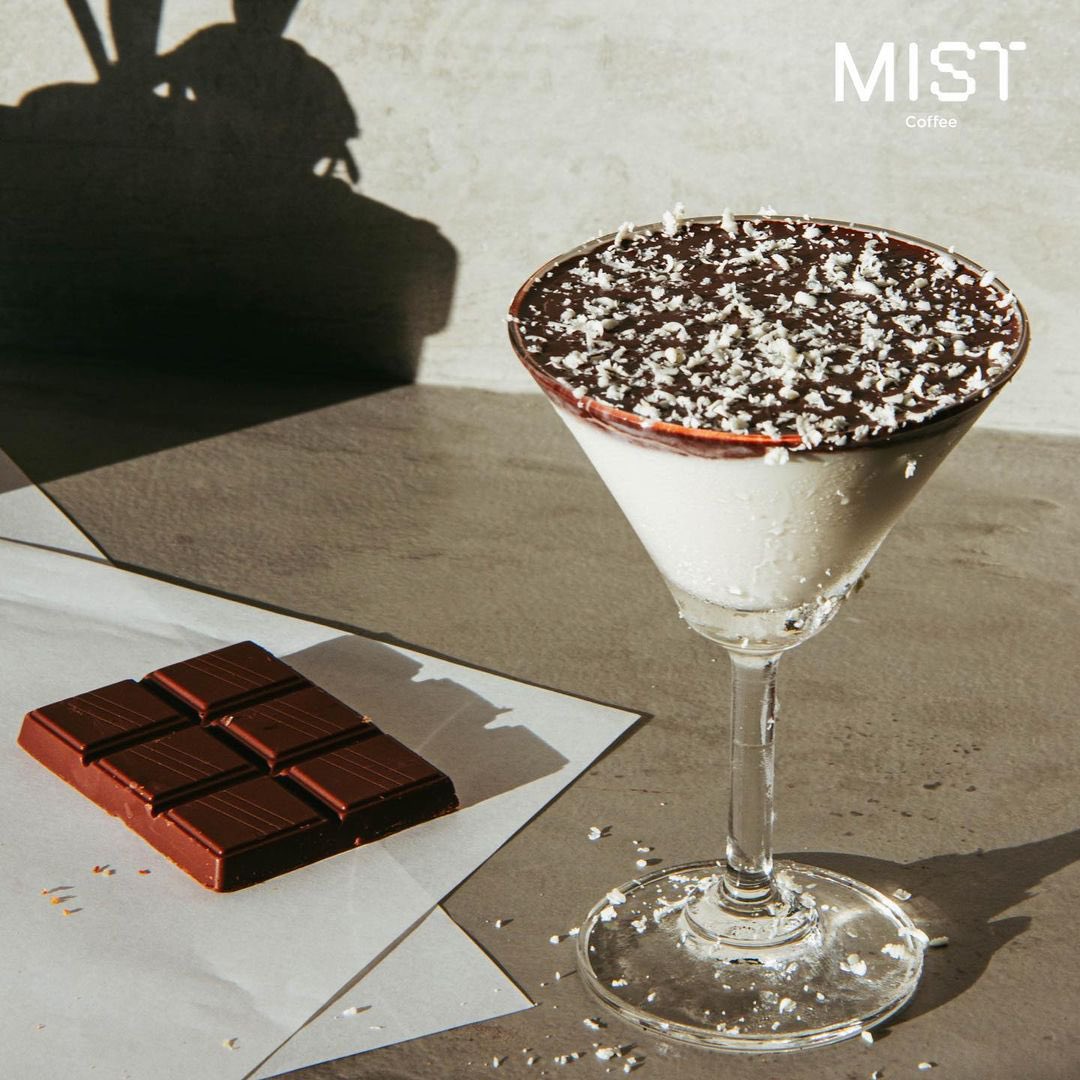 JobBasBacon_JPN's tweet photo. 先日Job君がYouTubeで訪問したコーヒーショップ『Mist』☕️
場所:BTSスクムウィット線 ラチャヨーティン駅(N11)です🚃
営業時間⏱
月〜金:7時〜17時
土〜日 :9時〜19時
管理人はカクテルのようなドリンクが気になります🥤是非行ってみたい︎💕︎
#WanDayXJob,#NooJobby
#หนูจ๊อบบี้,@Jobbynoo https://t.co/DYXzh3x5F0