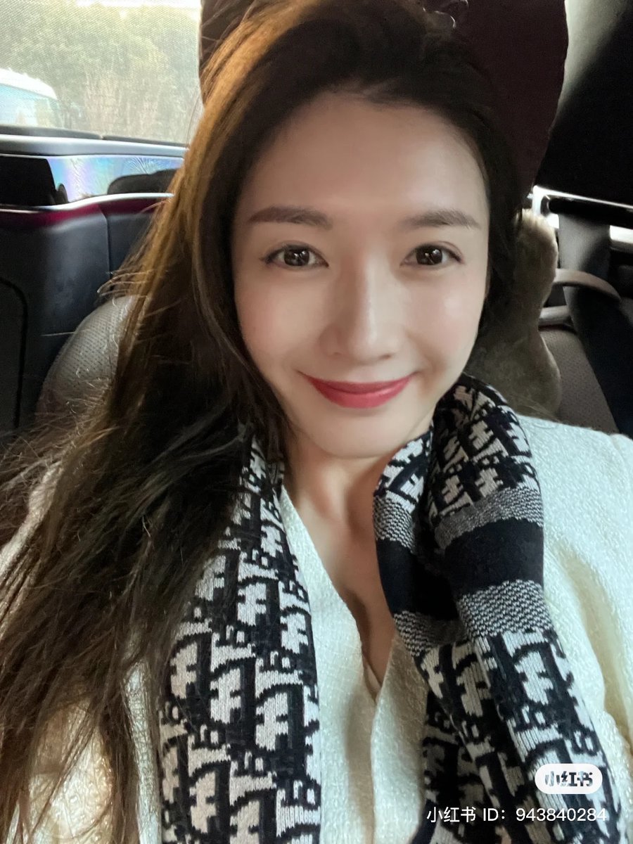 cdrama tweets on Twitter "JiangShuying shares new snaps on Xiaohongshu"