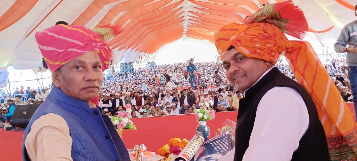 vijaykbandhu's tweet photo. भोपाल में लोग ही लोग, जिधर देखो उधर ही शिक्षकों कर्मचारियों का हुजूम यह बता दिया कि हमें पुर��नी पेंशन से कम कुछ मंजूर नहीं है NMOPS की ताकत देश के कोने कोने तक फैल चुकी है। #Voteforops अभियान पूरी ताकत से चलाया जाएगा। https://t.co/yHR0GA7674