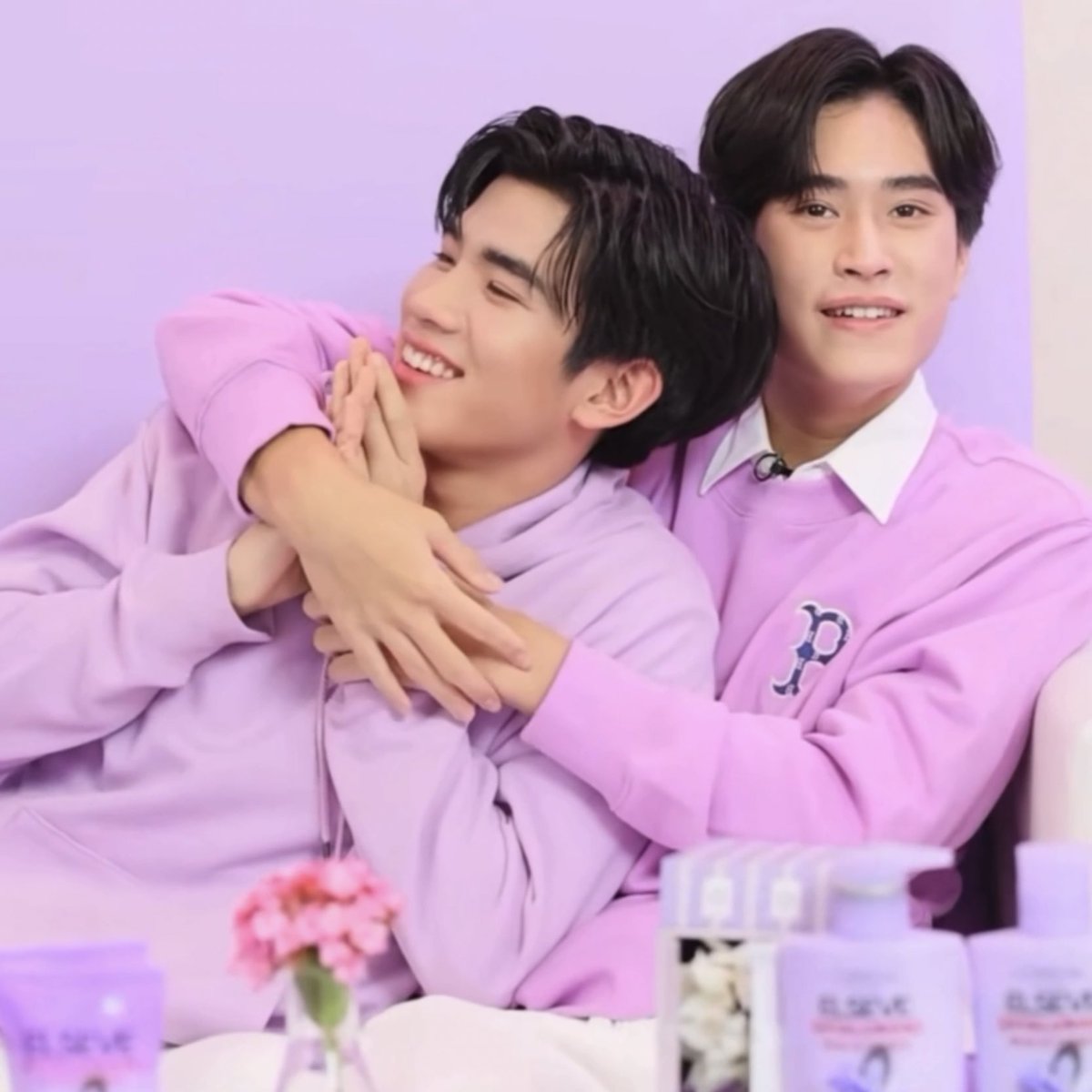 Fah_Jir's tweet photo. แล้วทำไมเพื่อนสนิทเราถึงไม่เป็นเหมือนเพื่อนสนิทคู่นี้บ้าง 😔🤟🏻

 #ElseveHyarulonXGF #เจมีไนน์โฟร์ท https://t.co/ft2jyFVNWC