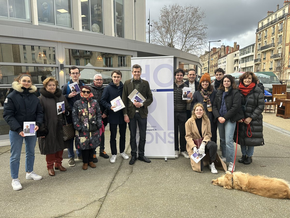 M_Delacoux's tweet photo. Ce week-end encore les @HorizonsJeunes étaient sur le terrain avec les comités de @HorizonsCenPsis et @Horizons92400 🔵⚪️

De nombreux échanges sur l’ancrage local du parti, l’action du groupe @Horizons_AN, le congrès du 25 mars … https://t.co/gdX8xbxmni