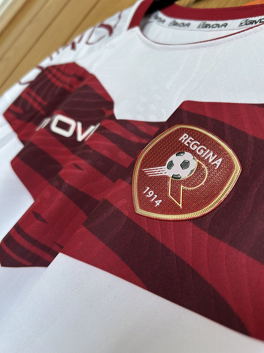 Reggina away, this one really intrigued me and especially for £20!! 

Badgeporn here too ..

2/3