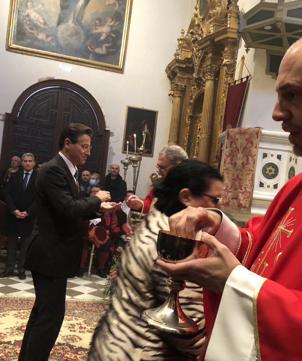 LuisSalvador's tweet photo. Es un orgullo cada año representar a la ciudad de #Granada en los actos en la Abadia del Sacromonte en honor a San Cecilio. Y feliz de la vuelta a las saladillas y habas en la romería, como siempre antes de la pandemia. https://t.co/r042M2kfqh