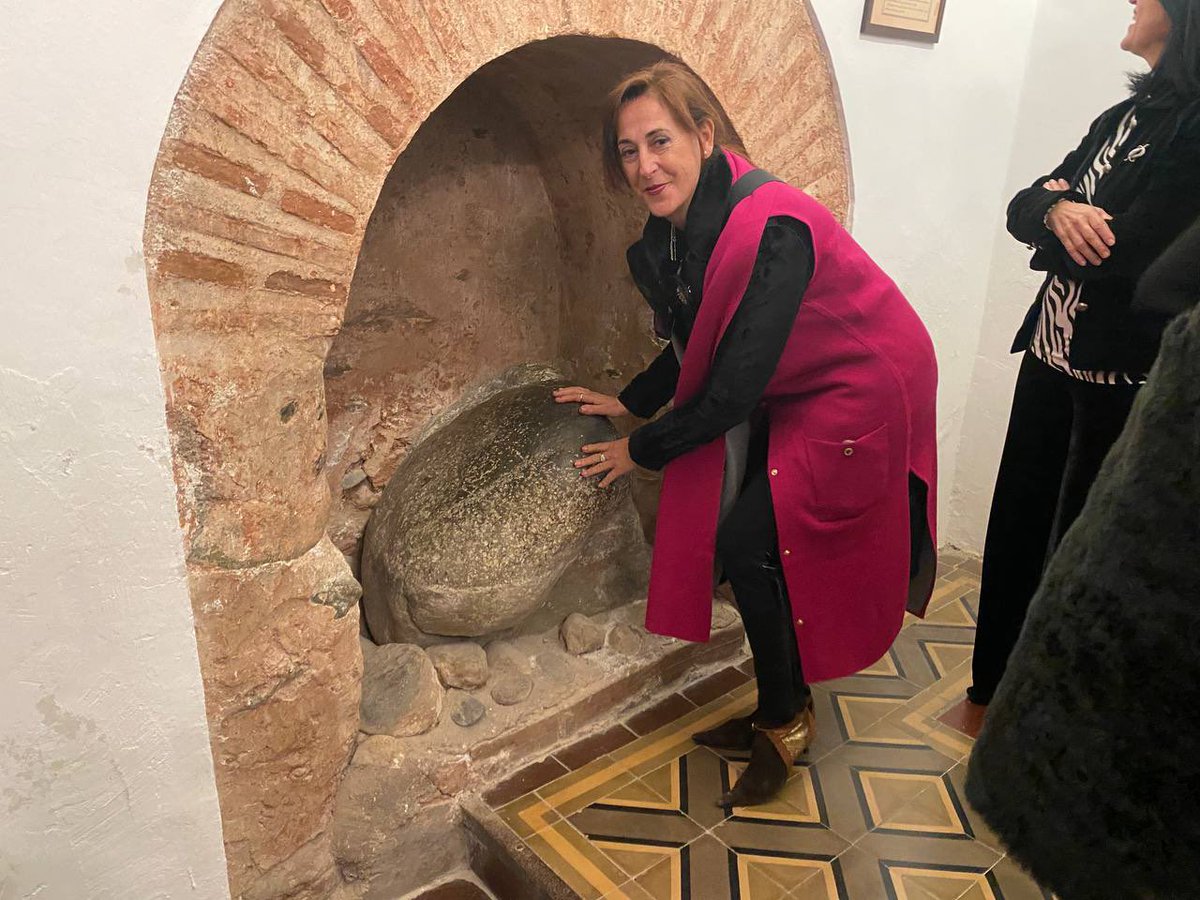 LuisSalvador's tweet photo. Es un orgullo cada año representar a la ciudad de #Granada en los actos en la Abadia del Sacromonte en honor a San Cecilio. Y feliz de la vuelta a las saladillas y habas en la romería, como siempre antes de la pandemia. https://t.co/r042M2kfqh