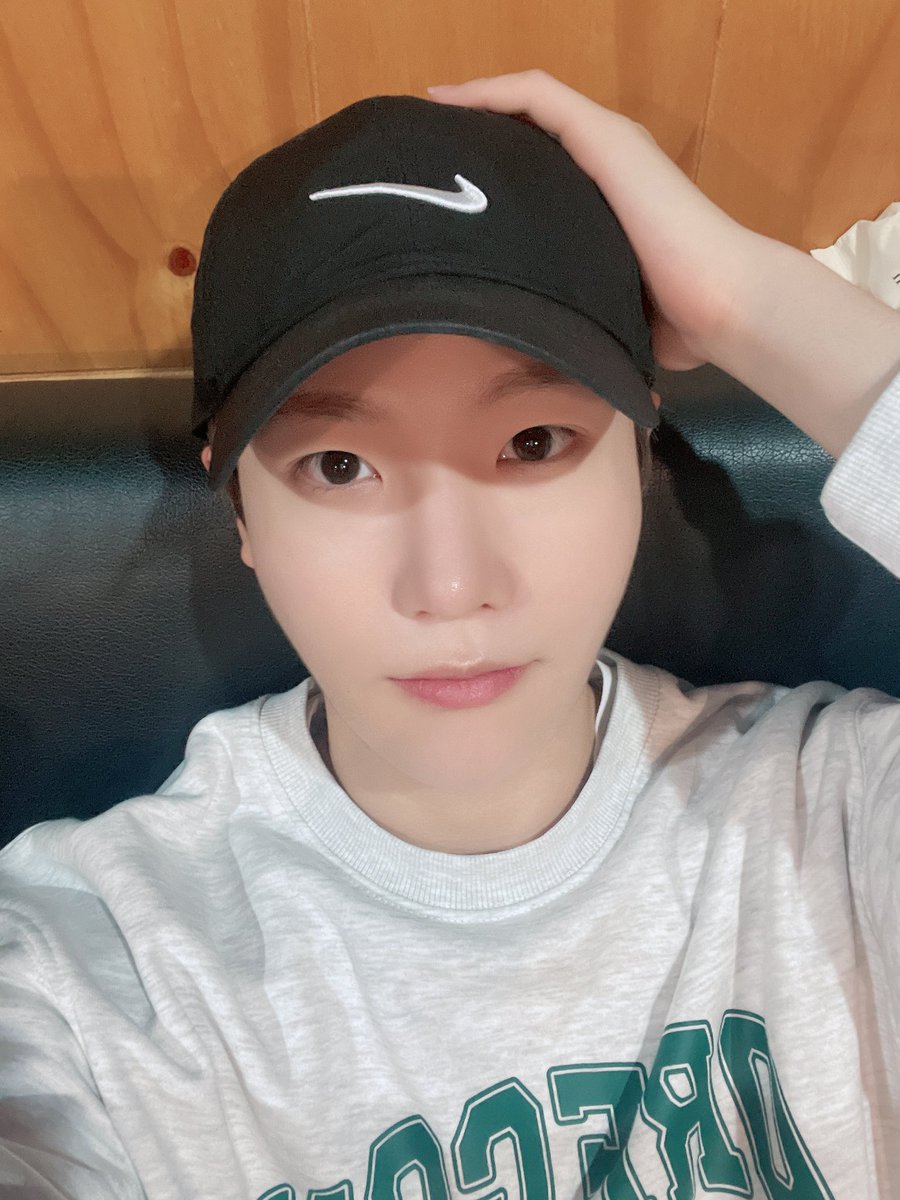 24Kplus_members's tweet image. [#임찬] 날씨가 언제쯤 풀리려나..?🌱

#24K #투포케이 #임찬 #IMCHAN #いむちゃん #귀찬