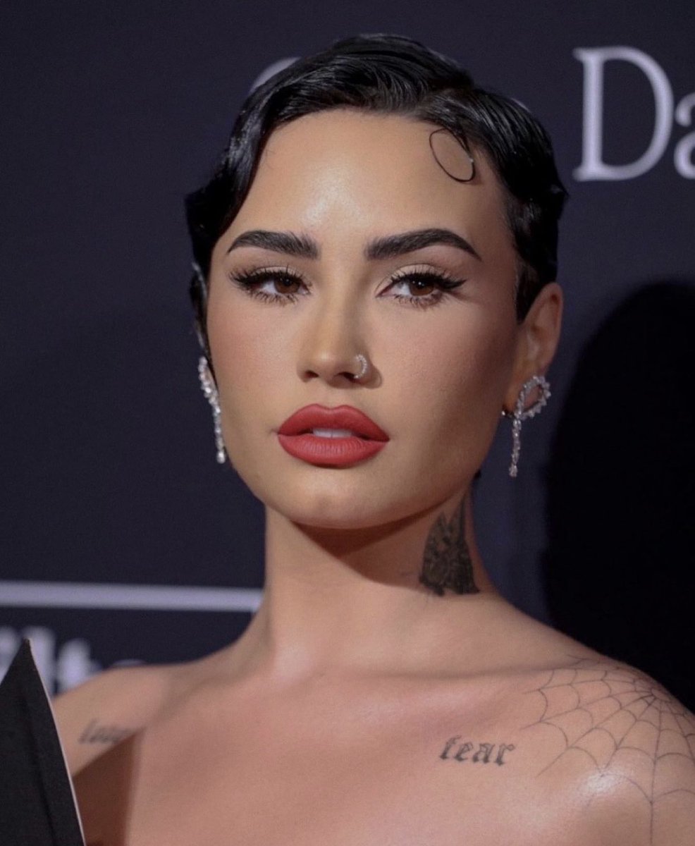 PopCulture2000s's tweet image. oh demi lovato!