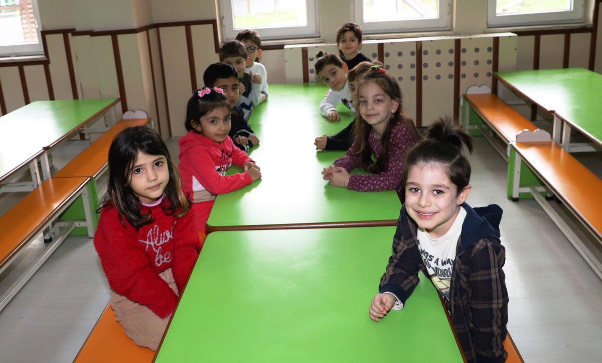 📌Bursa’da 6 Şubat itibariyle tüm okul öncesi öğrencilerimize haftanın 5 günü ücretsiz yemek uygulaması başlıyor. 

<a href="/tcmeb/">Millî Eğitim Bakanlığı</a> @serkangur_bursa