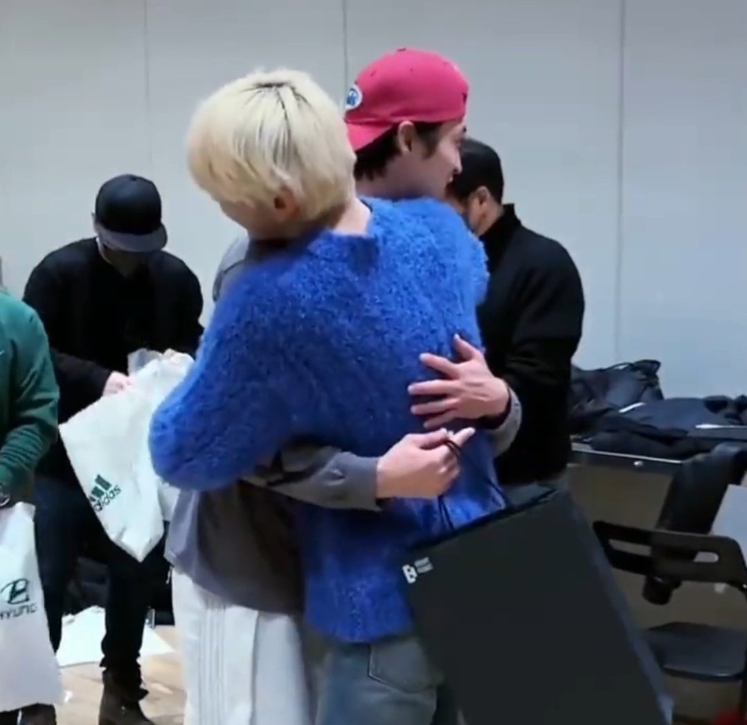 formysoobie's tweet image. cho gue sung and soobin hug