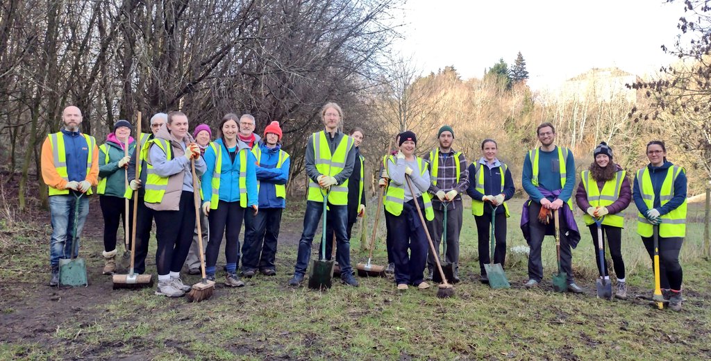 WOLCT's tweet photo. Lots of volunteer power on show this morning down on the Bell's section.

Waders removed bags of rubbish from behind the weir, obstruction levered off the walkway, debris swept up and the soakaway drain dug out.

Thanks for the help @EdYoungWalkers
@Edinburgh_CC @ramblersscot https://t.co/tT1KaGoL6Z